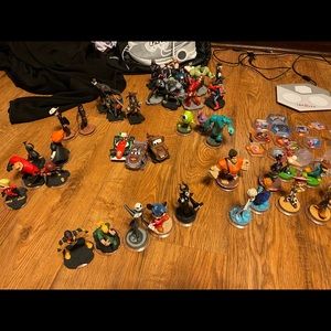 I’m selling my ps3, ps2, a lot of games and disney infinity characters.